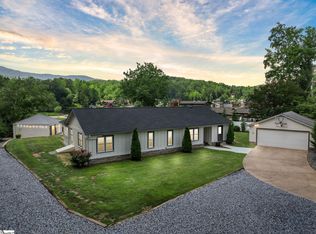 1326 E Lakeshore Dr, Landrum, SC 29356