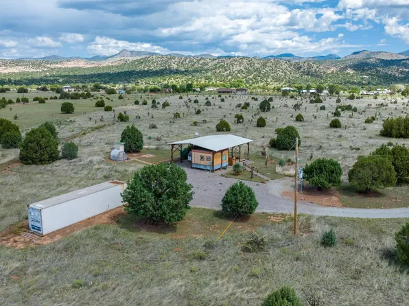 11 N Martingale Rd, Mimbres, NM 88049