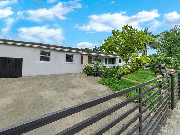 4th image of 21101 NW 29TH Avenue