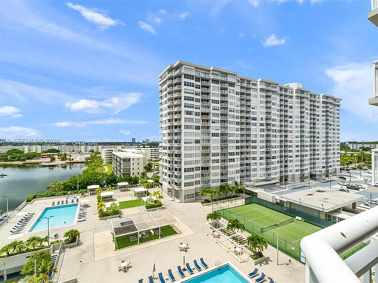 18071 Biscayne Blvd #901 — Photo 22