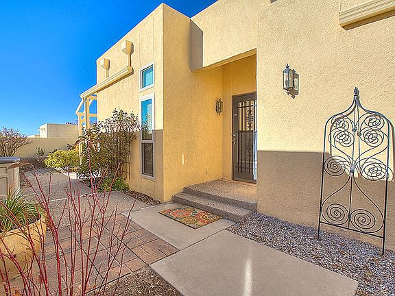 5th image of 7917 Woodleaf Dr NE