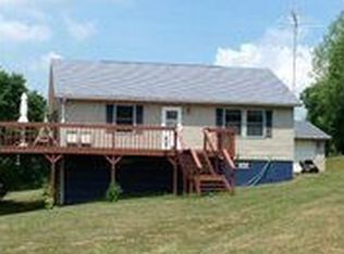 3225 Bay Rd SE, Carrollton, OH 44615