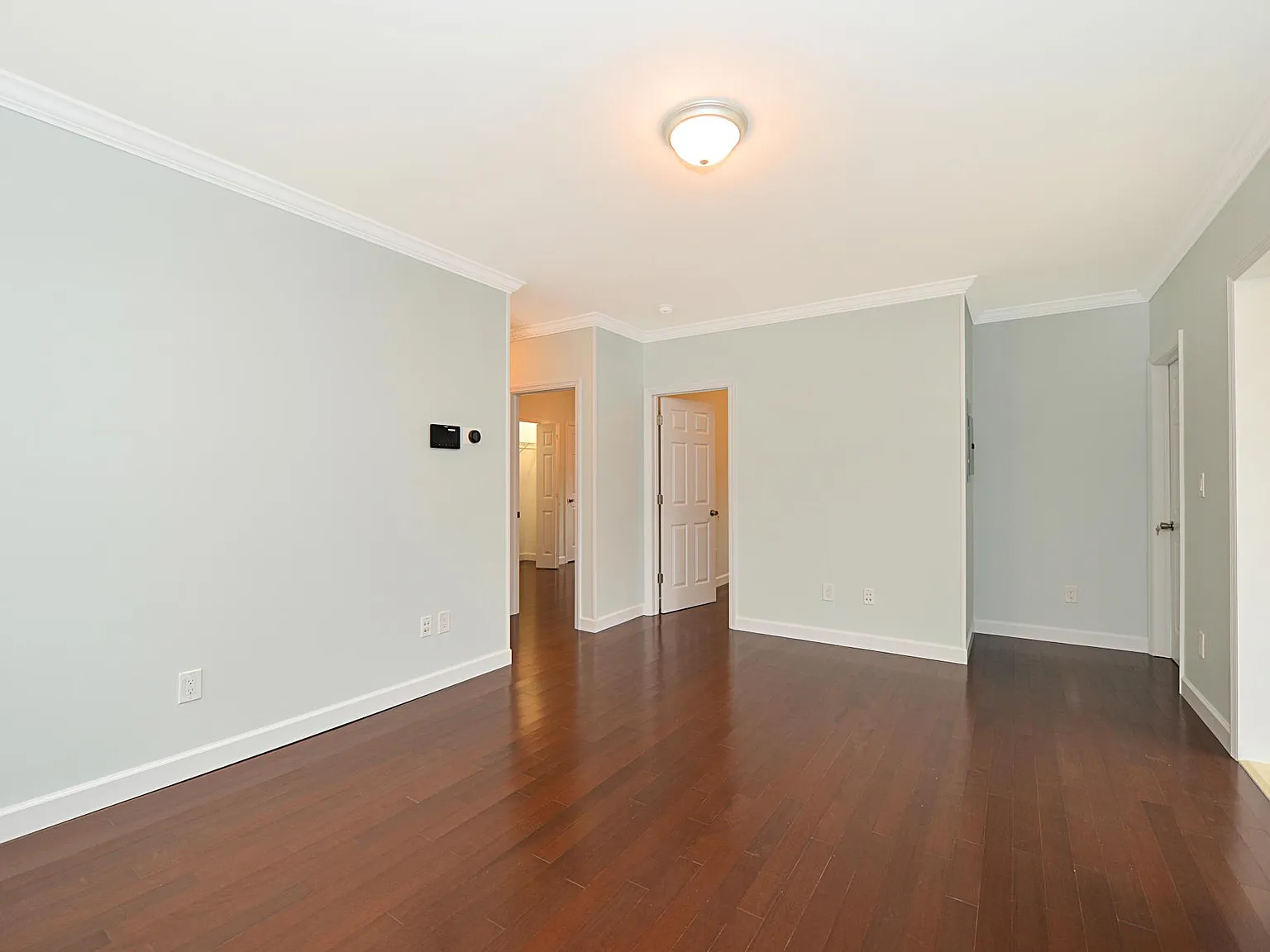 4 bed, 820 sqft, $3,500 — Photo 4