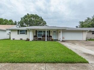 7920 Foxwood Dr, New Port Richey, FL 34653