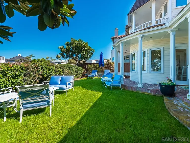 7337 Olivetas Ave — Photo 23
