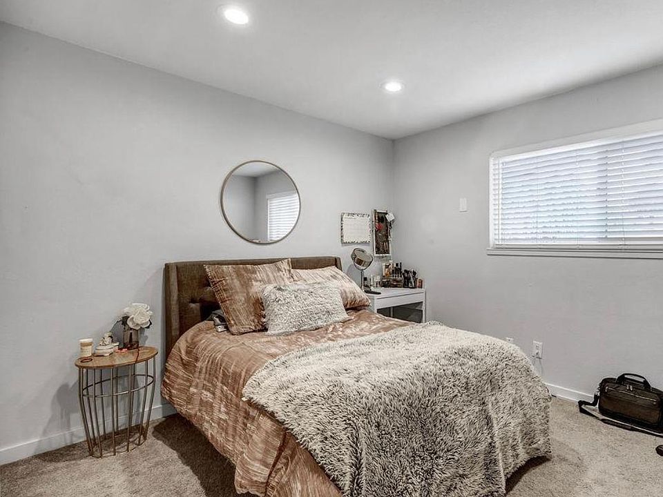 1st image of 2711 F St #8