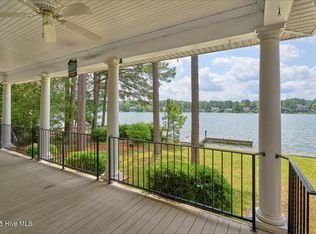 800 Lake Forest Dr SE, Pinehurst, NC 28374