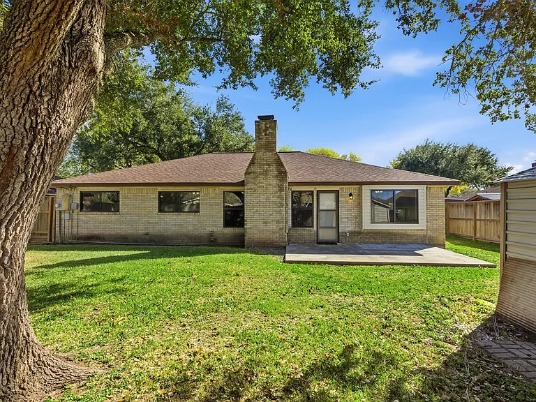 3721 Avenue R — Photo 41