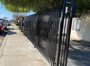 810 30th St #D, Bakersfield, CA 93301