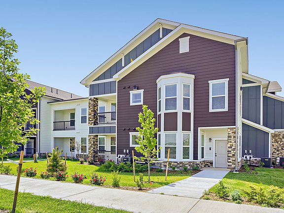 Well-kept grounds and a private patio or balcony for each home gives Garrett Harvest Junction West residents space to get some fresh air and relaxation.