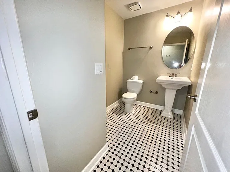 2071 Dixie Belle Dr #K — Photo 26