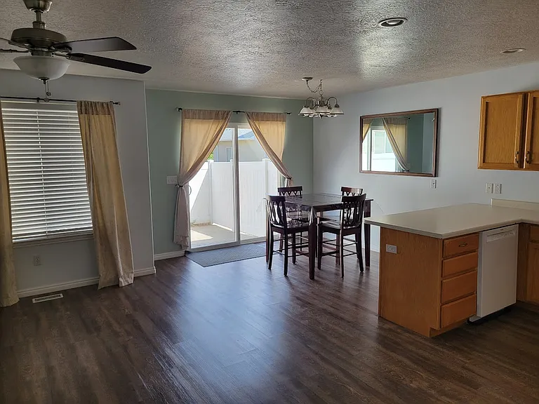 1153 S 1420 E — Photo 6