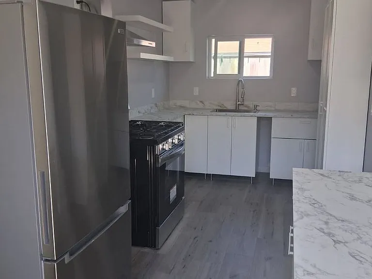 109 Atkinson Ln — Photo 2