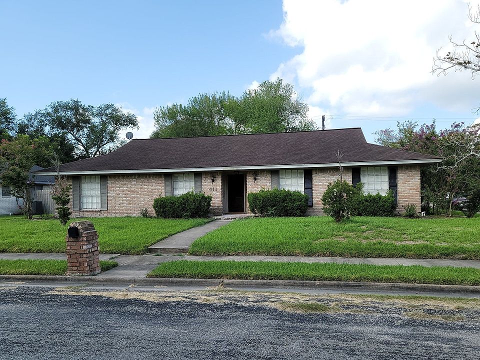 1st image of 411 Sherwood Dr