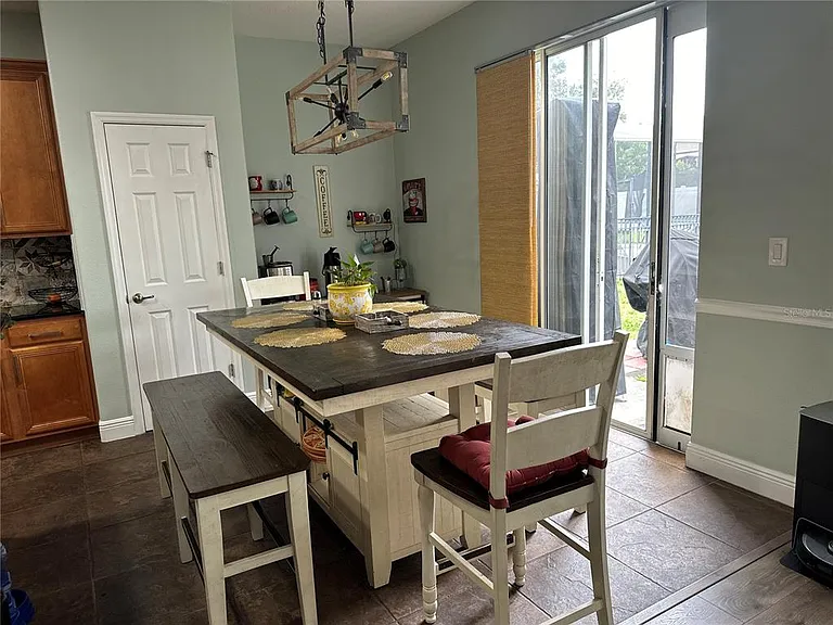 10018 Chorlton Cir — Photo 9