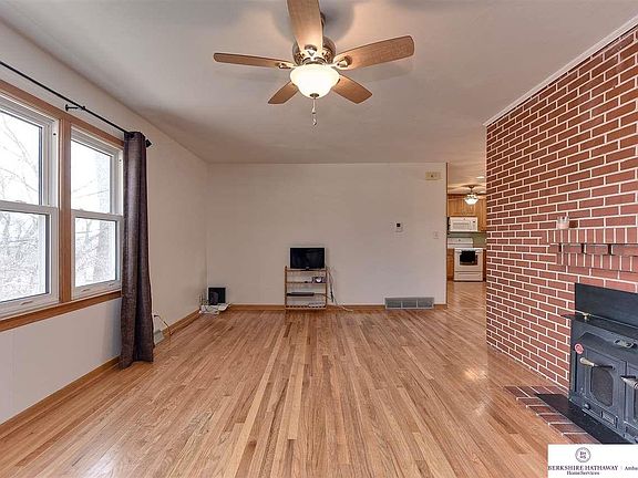 4th image of 1911 Collins Dr