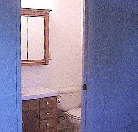 5th image of 21145 Montgomery Ave