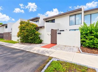6916 SW 110th Ave, Miami, FL 33173