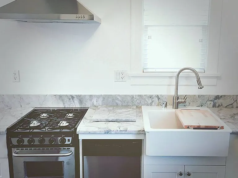 1712 Echo Park Ave — Photo 16
