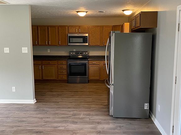 2nd image of 548 Duchess Ct