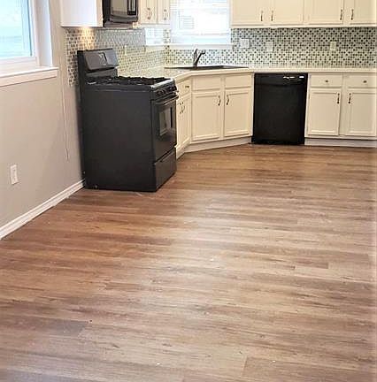 5th image of 208 E Kearney St