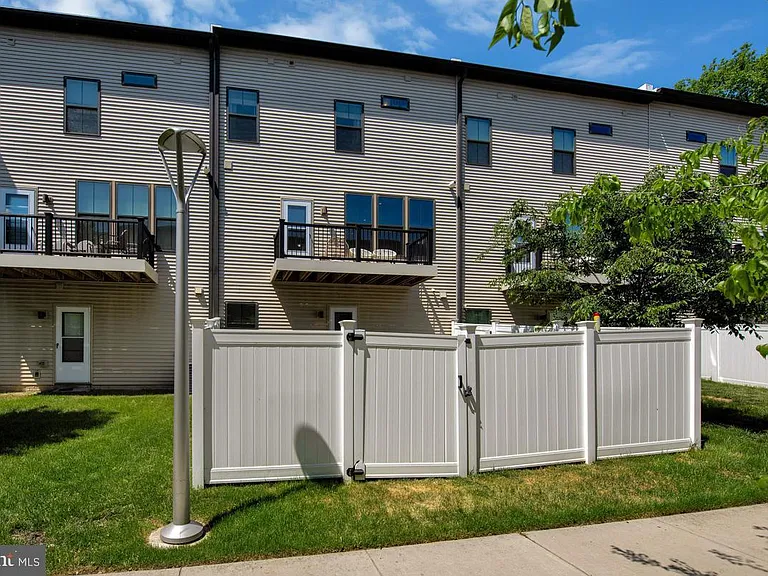4748 Towne Park Rd — Photo 39