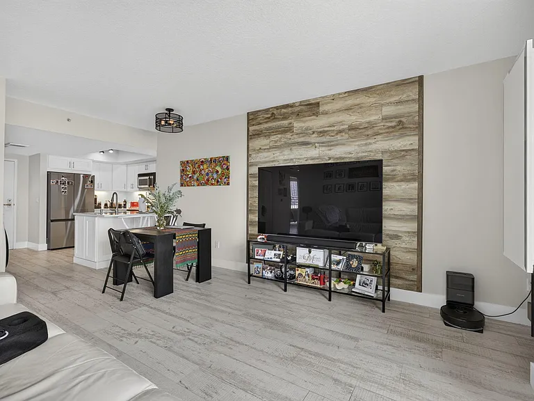 403 S Sapodilla Ave #502 — Photo 19