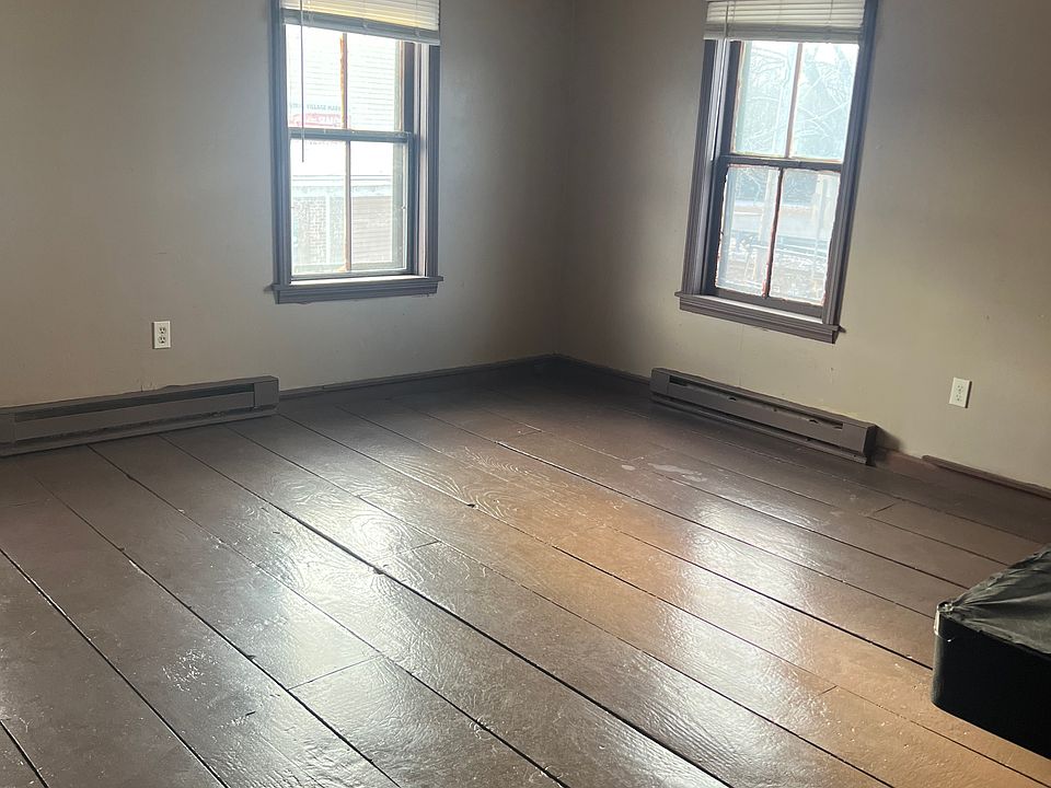 2nd image of 4 Putnam Rd #1