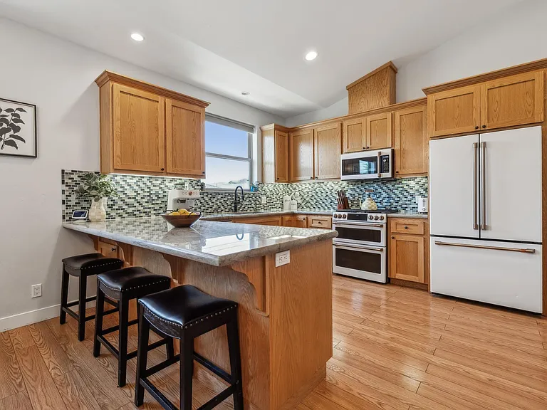 456 Grand Blvd — Photo 7