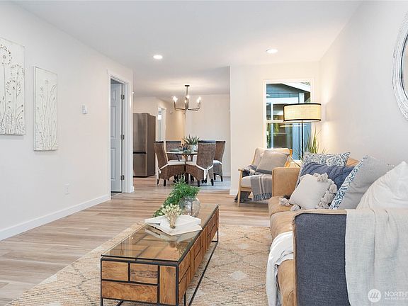 4th image of 10031 54th Drive NE