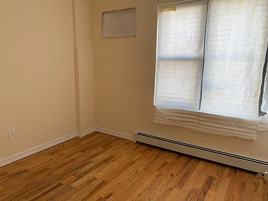 Rented by Premier Metro Realty Corp | media 36