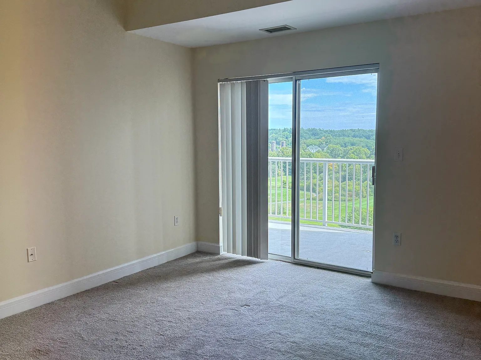 2 bed, 1139 sqft, $3,200 — Photo 3