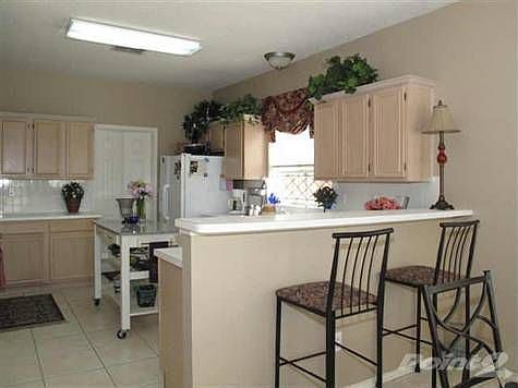 5th image of 1300 Wentworth Dr