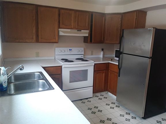 2nd image of 2904 E Nora Ave