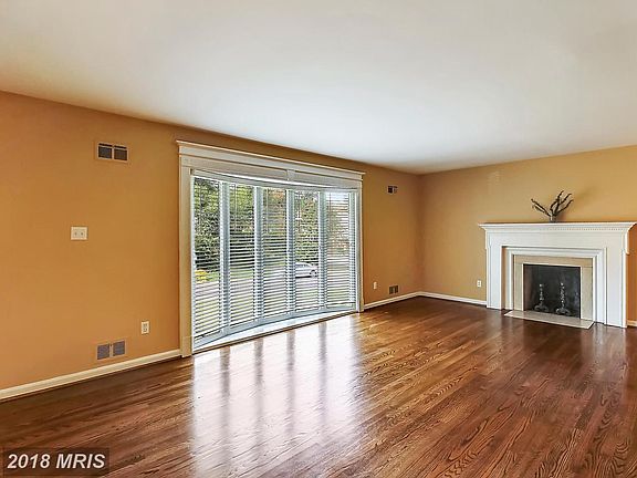 5th image of 9923 Brixton Ln