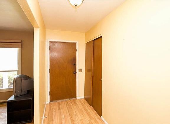 4th image of 2195 Wedgwood Dr W