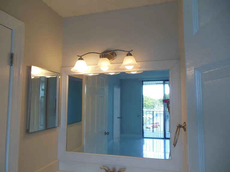 728 Executive Center Dr #31 — Photo 10