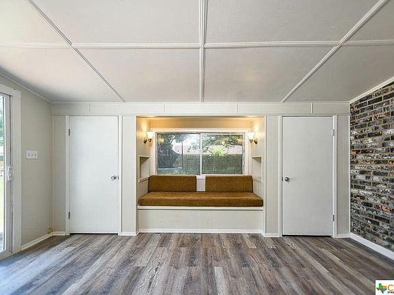 4th image of 706 Brookhollow Dr