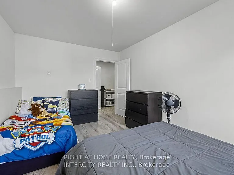 132 Dean Ave #BASEMENT — Photo 4
