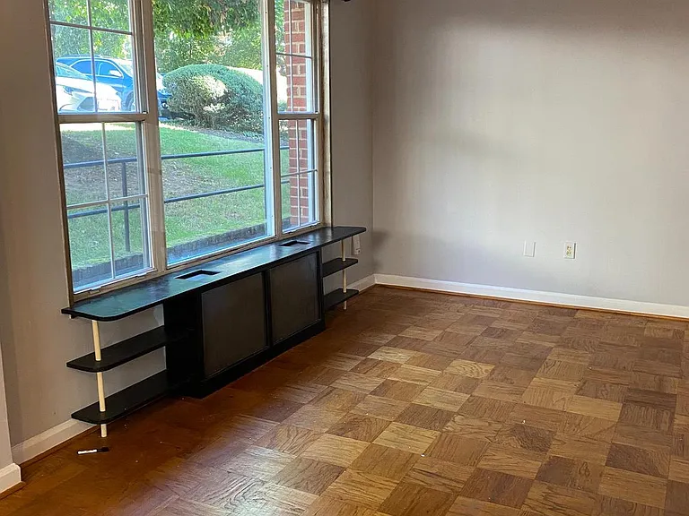 1300 N Meade St #22 — Photo 3