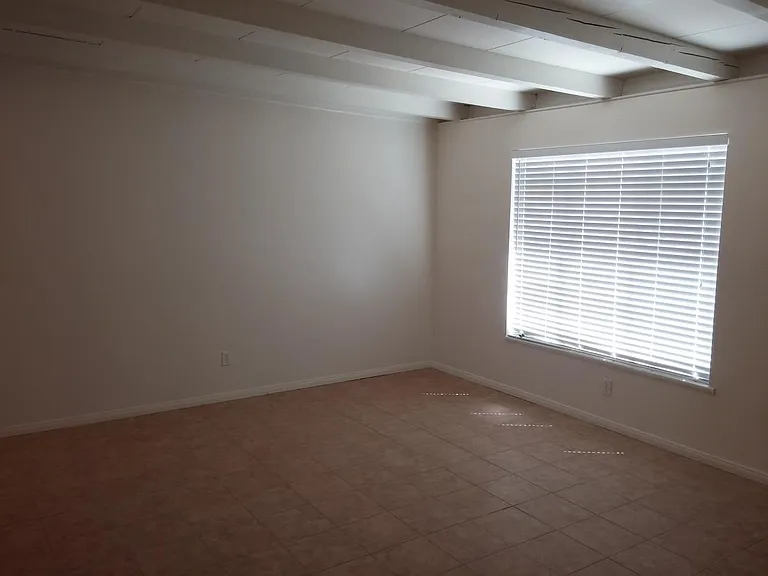 1041 Taos Dr — Photo 7