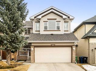 40 W Wentworth Close SW, Calgary, AB T3H 4V9