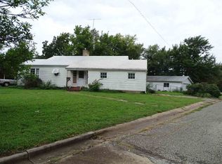 1330 N Washington Ave, Wellington, KS 67152