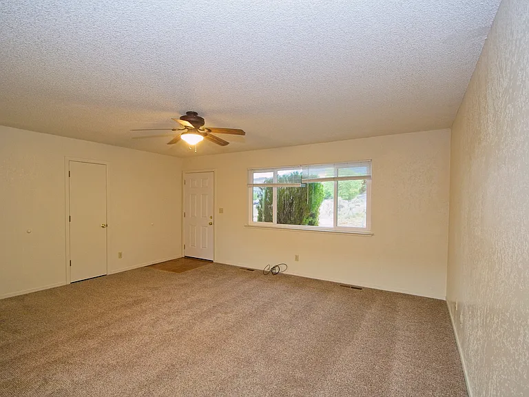 1600 E Long St #4 — Photo 6
