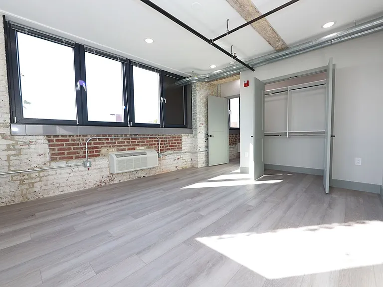 1810 E Venango St — Photo 11