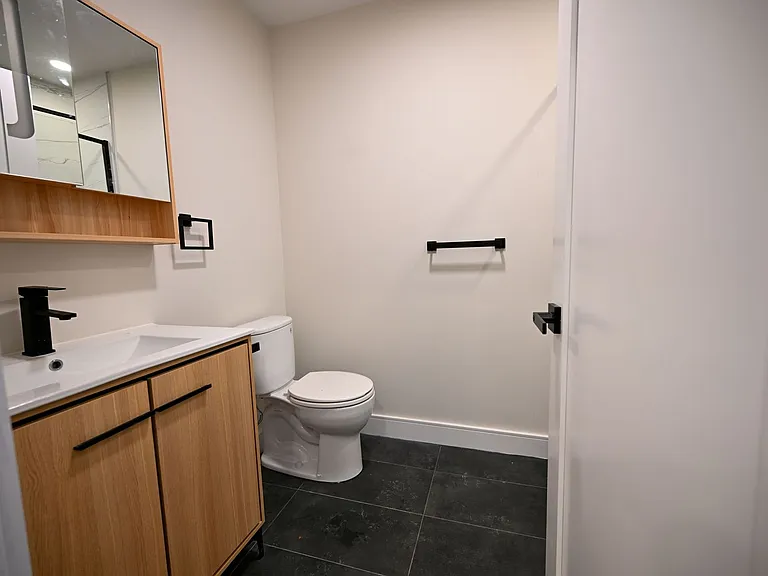 18 Winchester St #2A — Photo 10