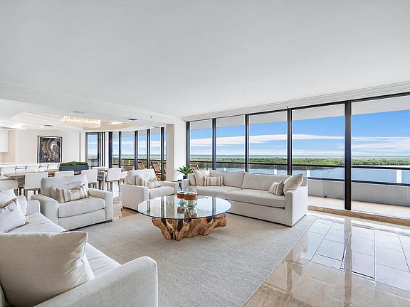 4th image of 100 Lakeshore Drive #1051