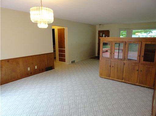 3rd image of 1653 E Cahill Dr