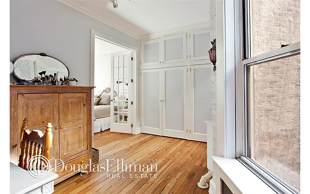 Sold by Douglas Elliman | media 15