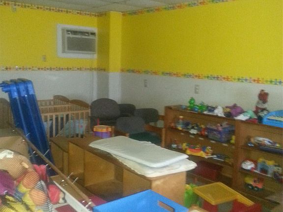 3rd image of 5418 Hearne Ave